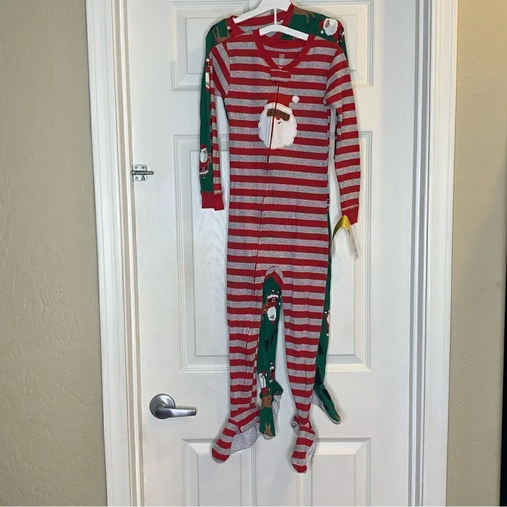 Children’s Size 5T Pair of Holiday Footed Pajamas